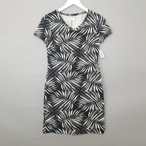 Old Navy Black Grey Leaf Print VNeck T-Shirt Dress